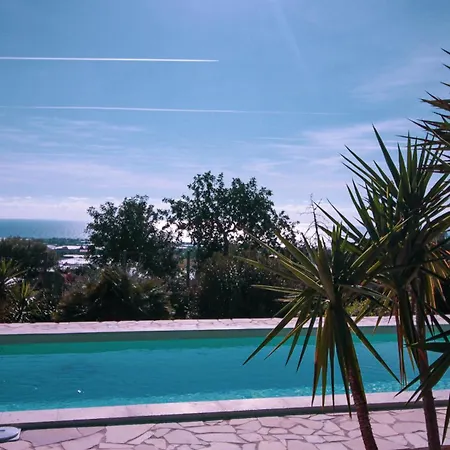 Benjamin בית נופש *